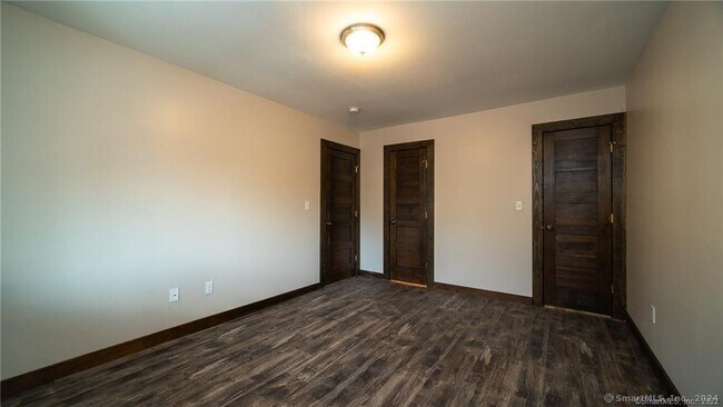 Building Photo - 333 Vincelette St