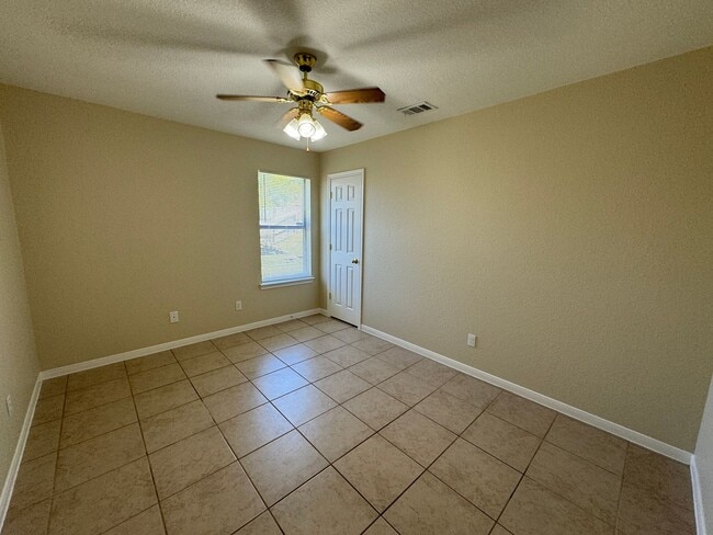 Building Photo - 3500 Dustin Ct