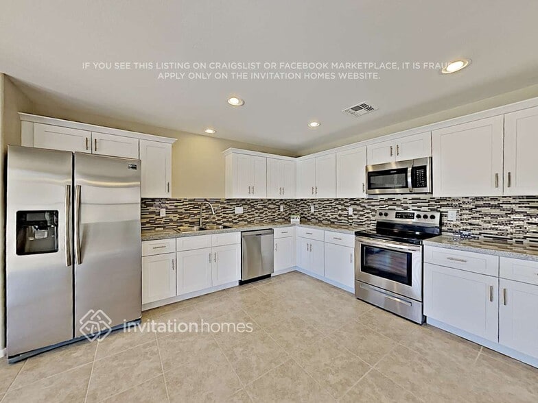 Building Photo - 16451 W Paso Trail