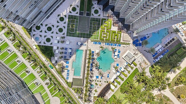 Building Photo - 9703 Collins Ave