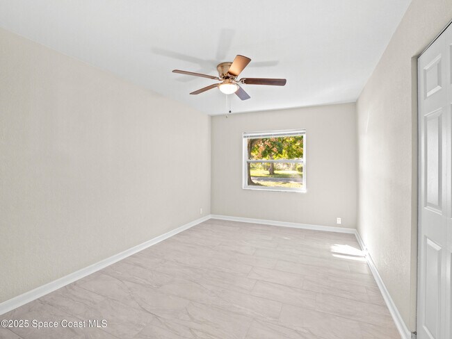 Building Photo - 7740 Pine Lake Dr