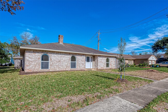 Building Photo - 830 Kenforest Dr