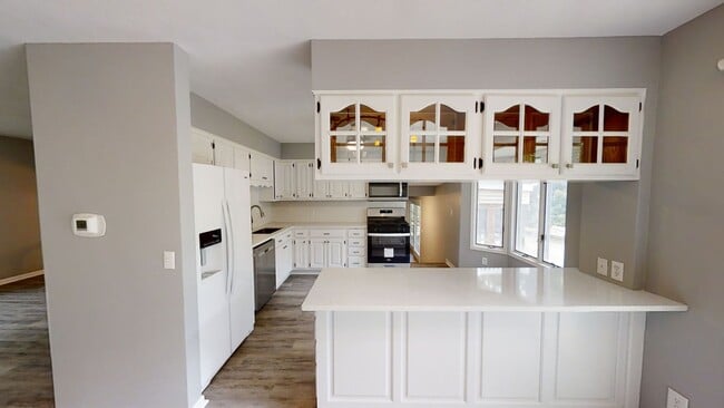 Building Photo - Available Now – 4 Bed, 3 Bath Updated Home in Coal Valley