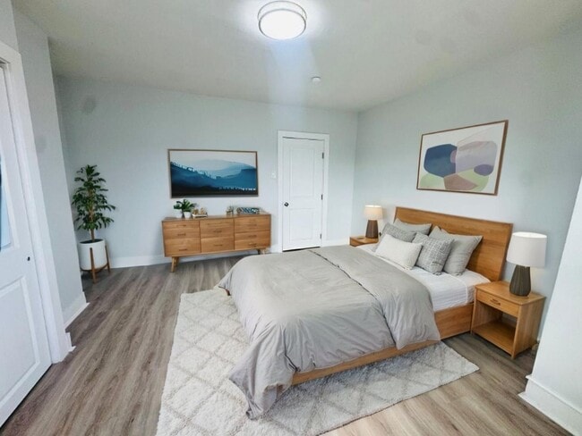 Building Photo - Refreshed 3BR/1.5Bth Home! Section 8 Accepted.