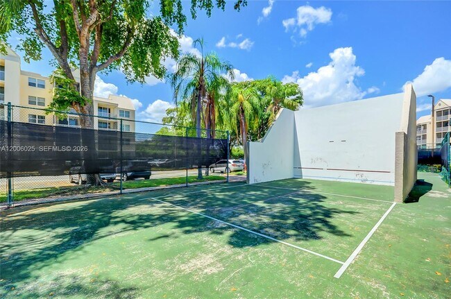 Building Photo - 8290 Lake Dr