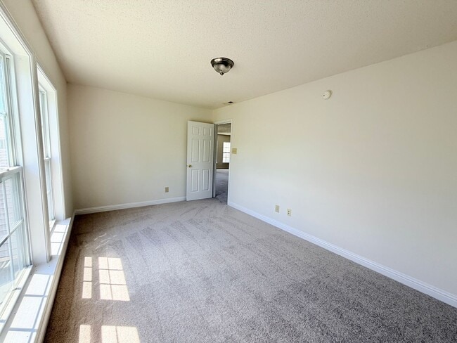 Building Photo - 2946 Heirloom Ln