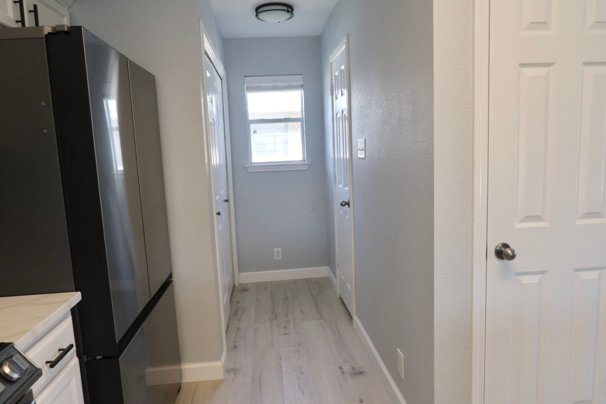 Building Photo - 500 Rolling Oak Dr