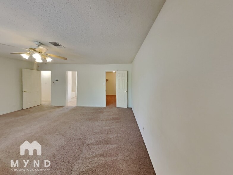 Building Photo - 205 Covala Dr