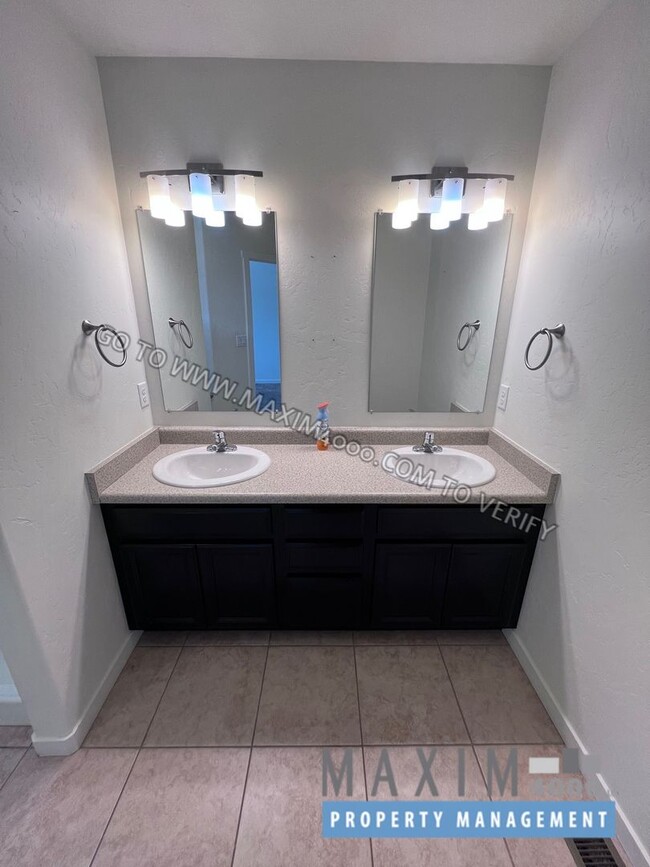 Building Photo - 389 White River Dr