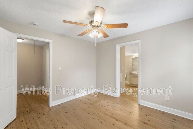 Building Photo - 403 Rich St