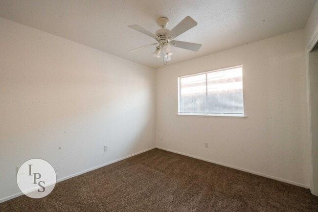Building Photo - North West Fresno Home, 3BR/2BA, Lots of Amenities