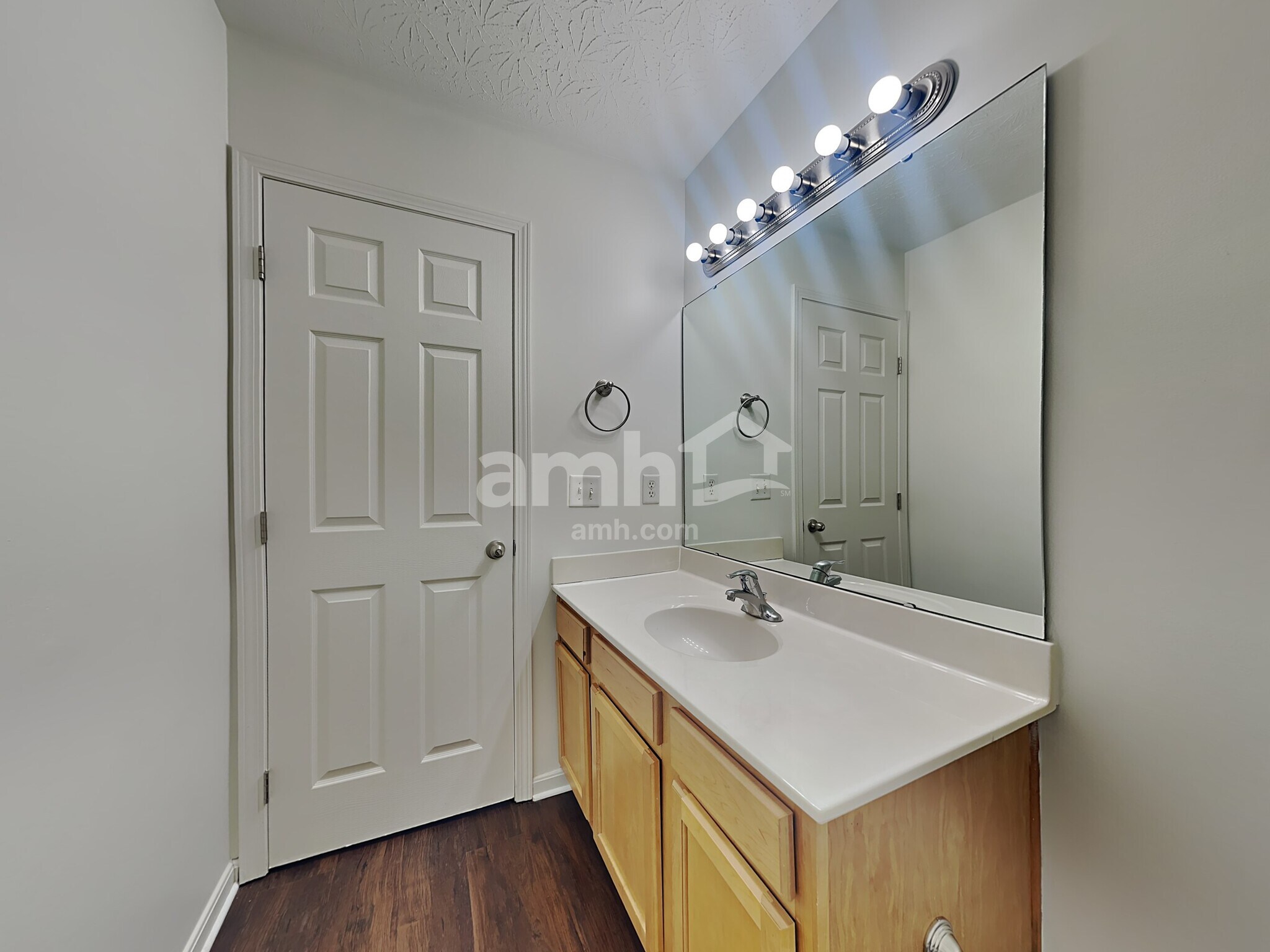 Building Photo - 2055 Whispering Wind Ln