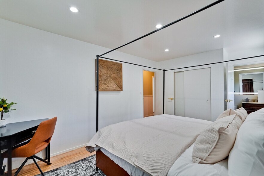 Building Photo - 6468 Pfeiffer Ranch Rd