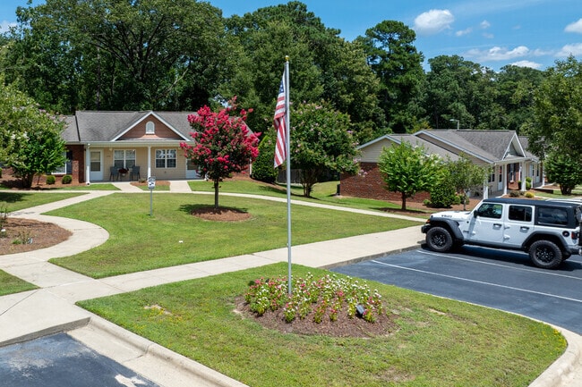 Building Photo - Village at Northgate