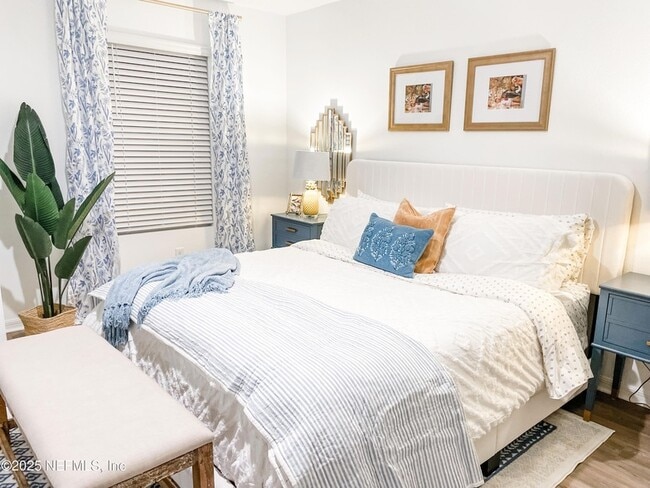 Building Photo - 84 Pamplona Dr