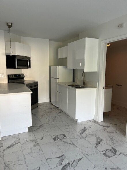 kitchen - 3949 Los Feliz Blvd