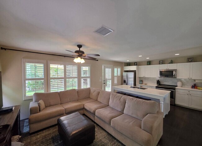 Building Photo - 91-1240-1240 Kaileolea Dr