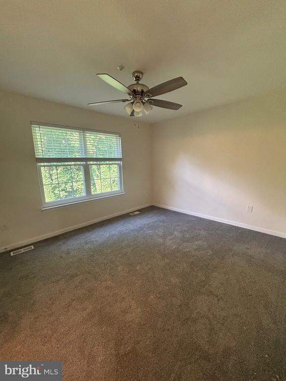 Building Photo - 863 English Chestnut Dr