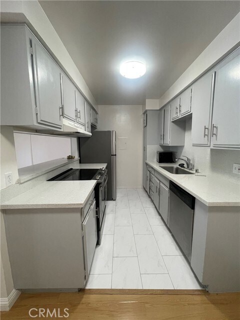 Building Photo - 8041 Redlands St