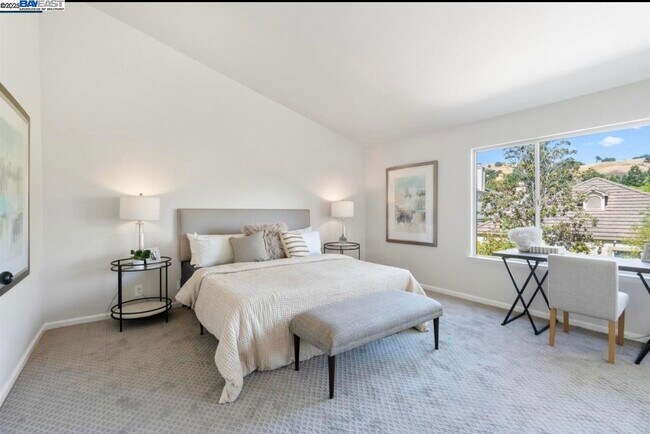 Building Photo - 5 Stuart Pl