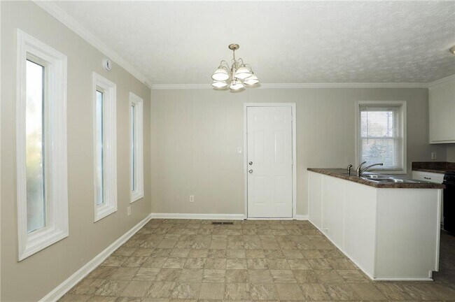 Building Photo - 206 Emily Dr