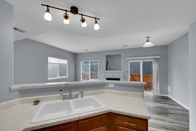 Building Photo - $1,675.00 - 2 Bedrooms, 2.5 Bathrooms, Townhouse in Thornton with Cozy Fireplace!