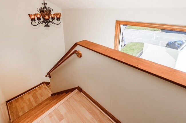 Building Photo - 705 Lake Ave