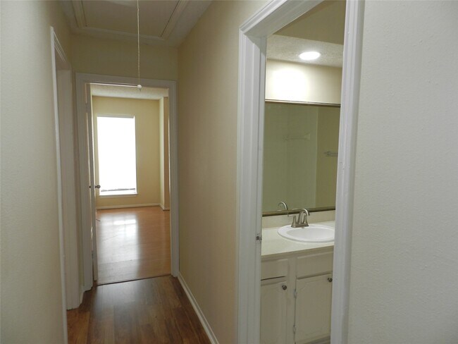 Building Photo - 14309 Misty Meadow Ln