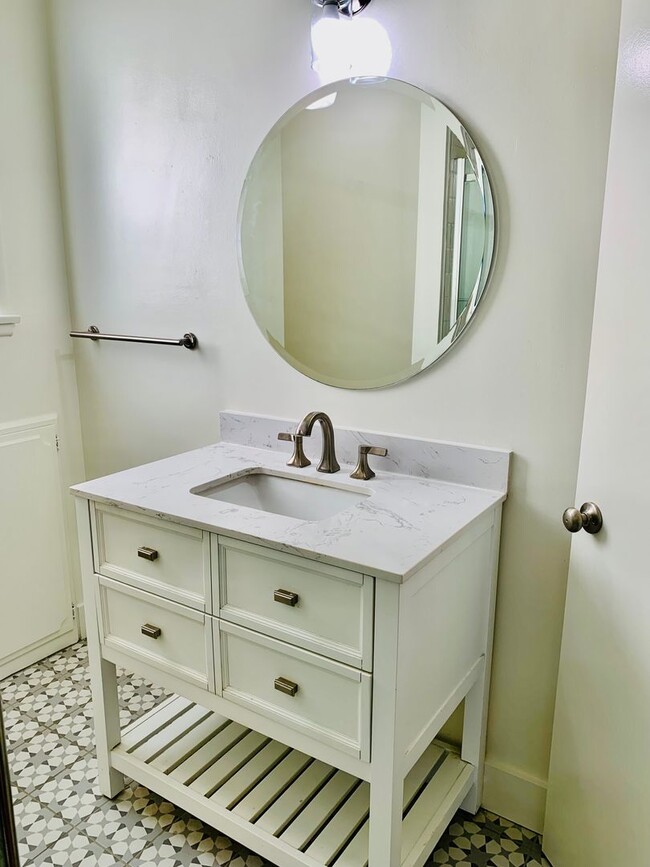 Building Photo - SCH217