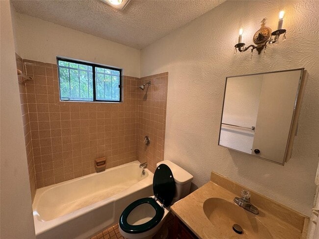 Building Photo - 905 Tillery St