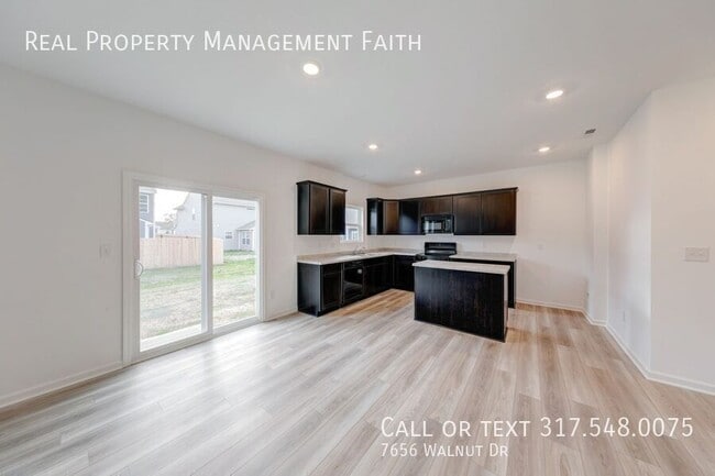 Building Photo - 7656 Walnut Dr