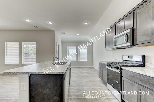 Building Photo - 3425 Molly Dr