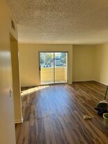 Building Photo - 515 Basswood Ave