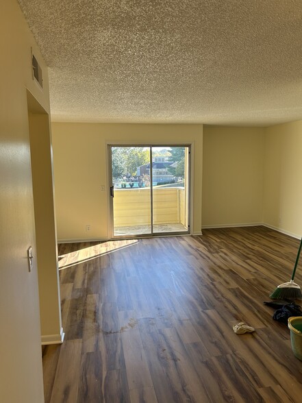 Primary Photo - 515 Basswood Ave