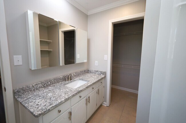 Building Photo - 4116 Lantern Ln