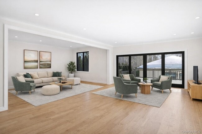 Building Photo - 31 Gedney Way