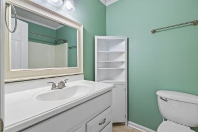 Building Photo - 502 Jasmine Ln