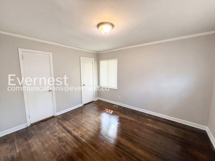 Building Photo - 1232 Oakwood St