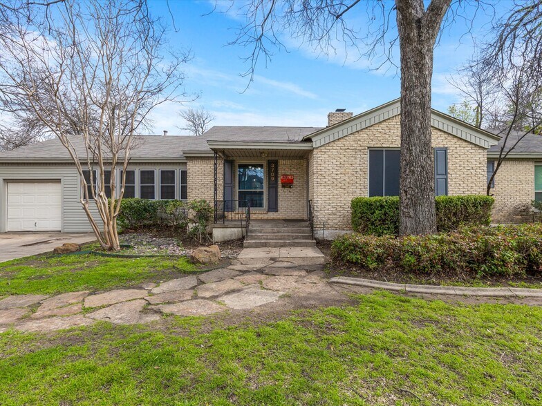 Building Photo - 3709 Bellaire Cir