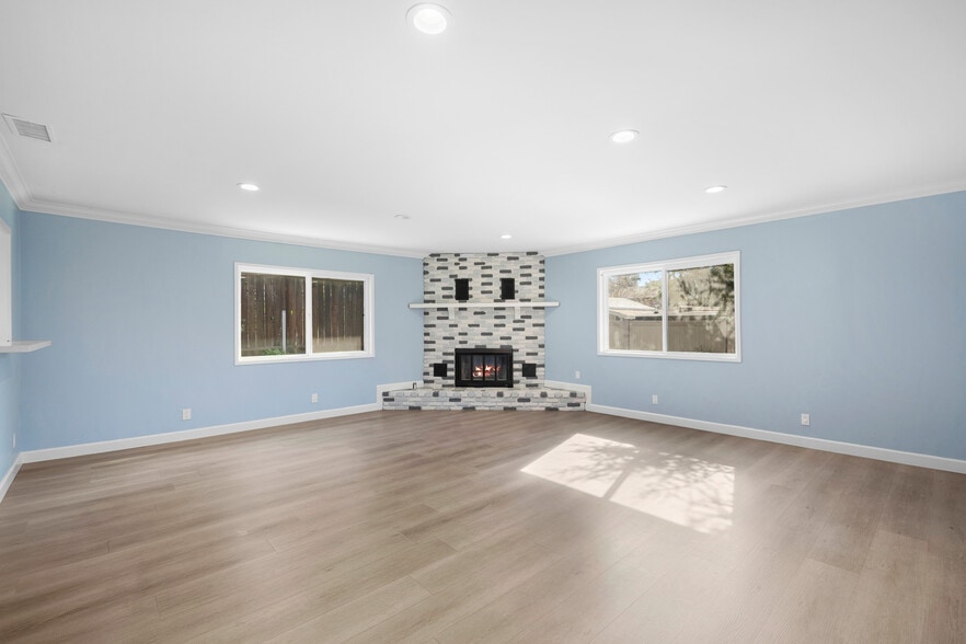 Building Photo - 8012 Jayseel St