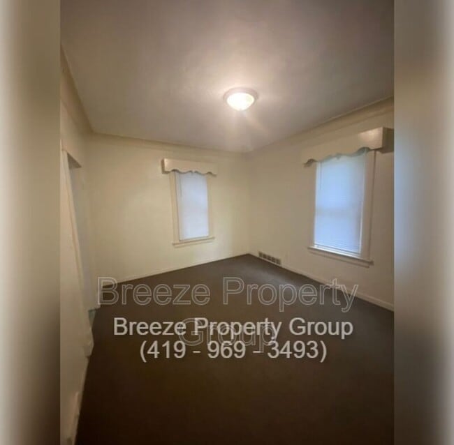 Building Photo - 319 N Detroit Ave
