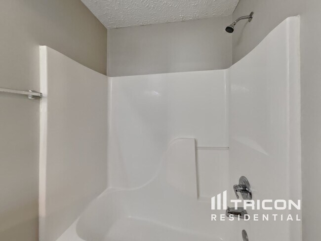 Building Photo - 2819 Elijah Dr