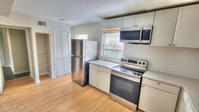 Building Photo - 9172 11th Ave