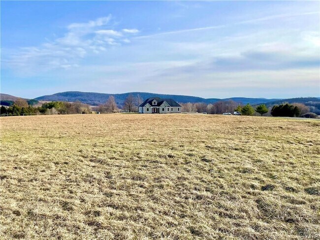 Building Photo - 1018 W State Rd