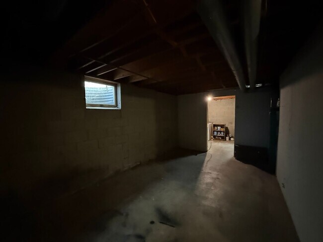 Building Photo - 2833 S 31st Ave