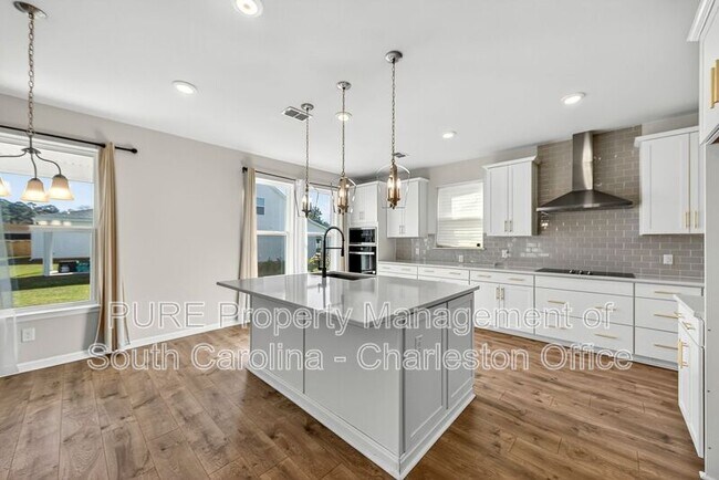 Building Photo - 102 Winding Grv Ln