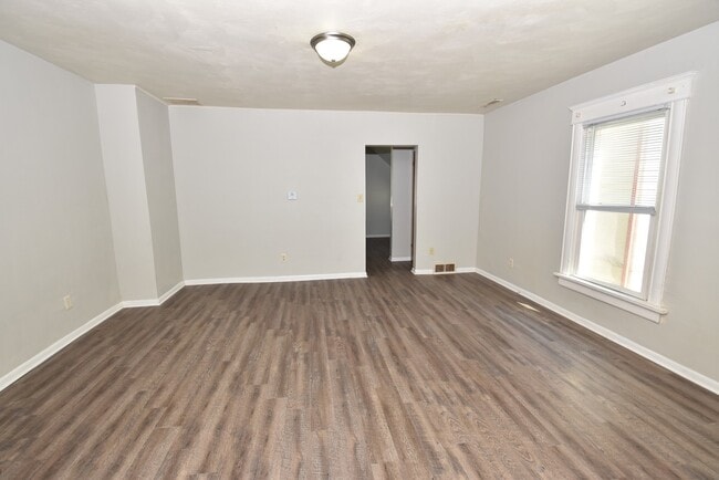 Building Photo - 508 S St Joseph St