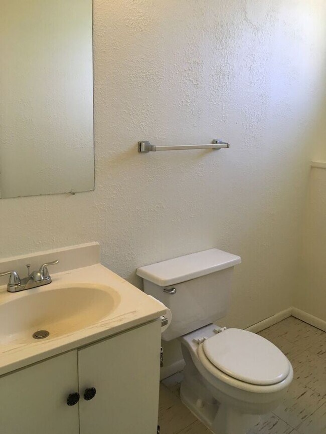 Building Photo - 3 Bedroom Home in SW Loveland!