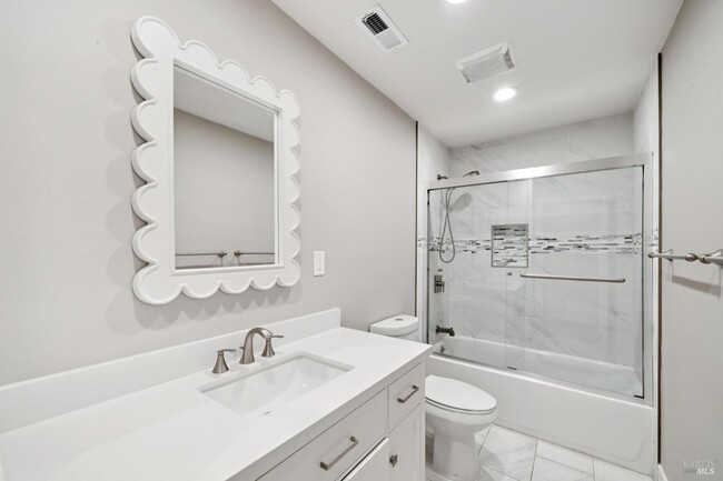 Building Photo - 918 Las Pavadas Ave