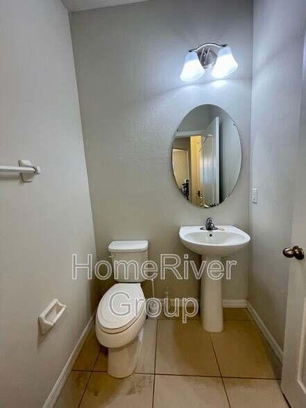Building Photo - 11310 Leland Groves Dr